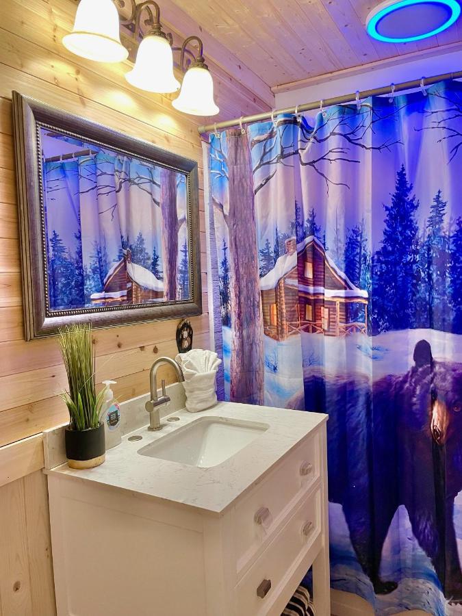 Remodelled Cabin! Great Location! *