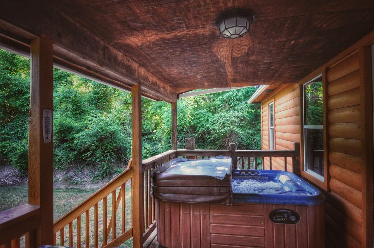 Remodelled Cabin! Great Location! Hébergement de vacances *