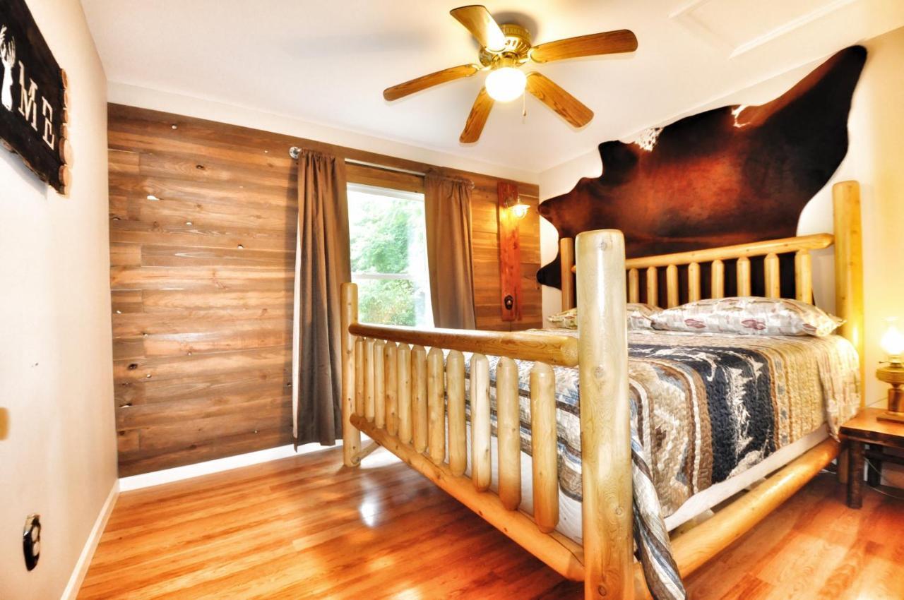 Remodelled Cabin! Great Location! * Sevierville